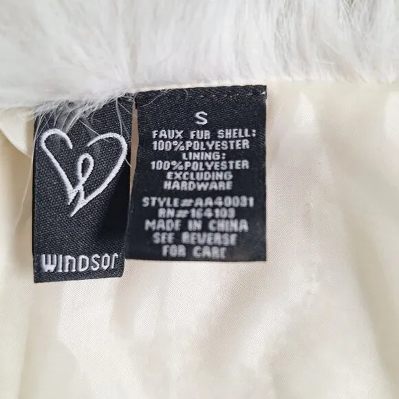 Faux Fur white Cropped Jacket size small - Picture 3 of 4